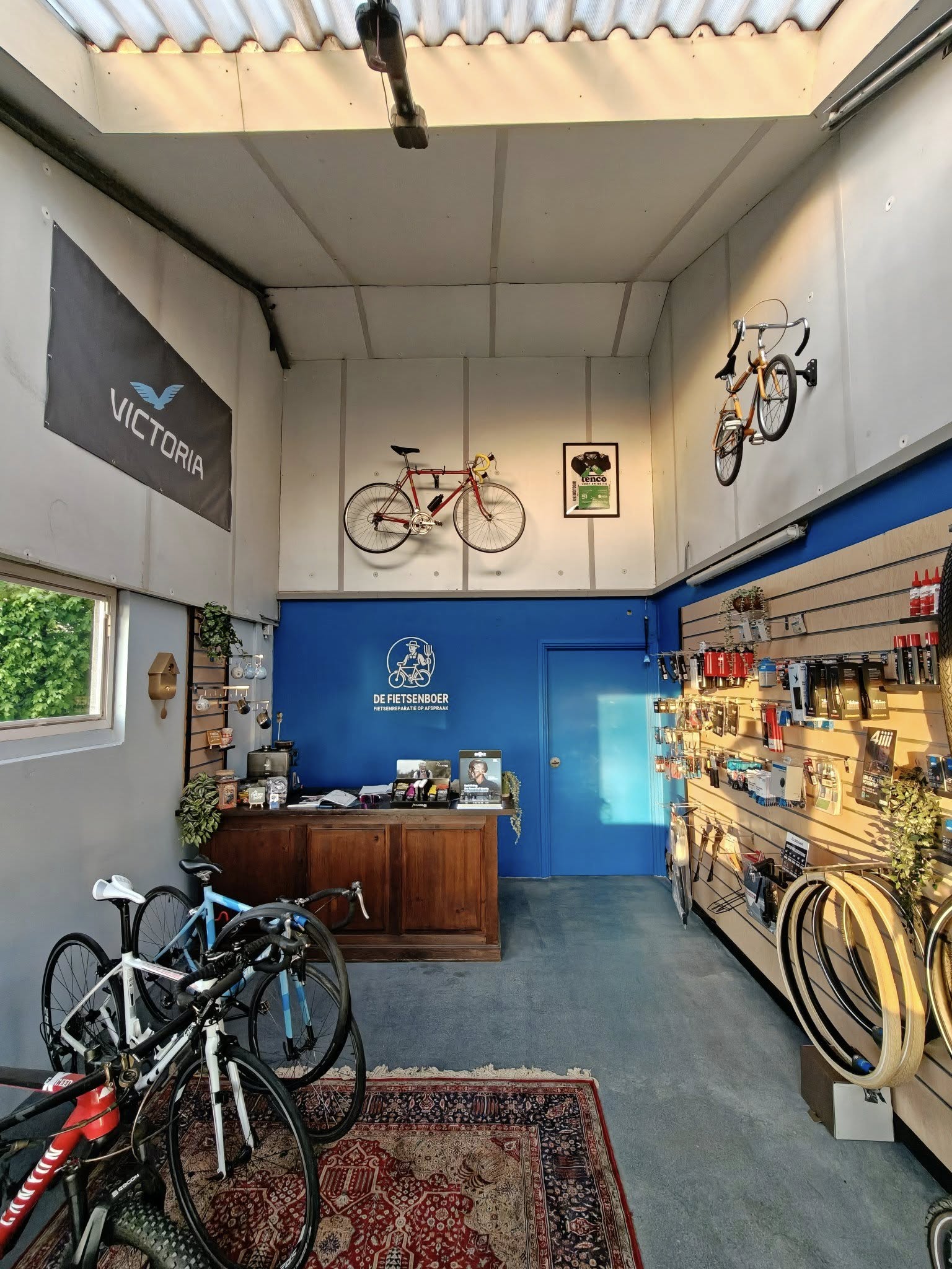 Binnenkijken in de vernieuwde fietsenwinkel